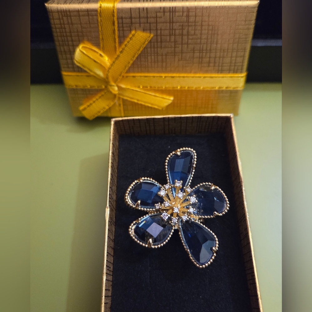 NWOT Large Blue Crystal Flower Statement Ring –14K Gold Plated Size 7 CZ Accents